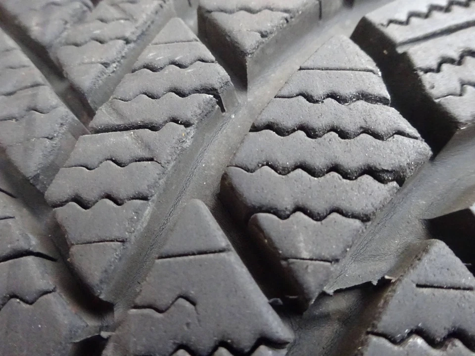 Winterräder Rial Alu 7x16H2 mit Bridgestone Blizzard 205/55R16 für Mercedes - Bild 4 von 4