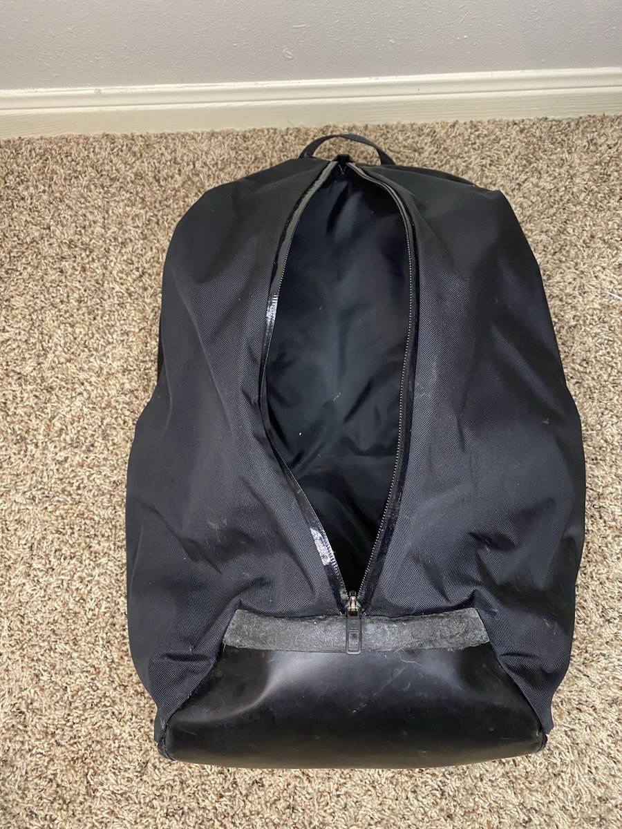 lululemon athletica tote bag Holiday Special Edition Small Reusable Carryall Gym R8Salt Measures 12 x 9.5 size:1.8m Badgley Mischka Mini Quilted