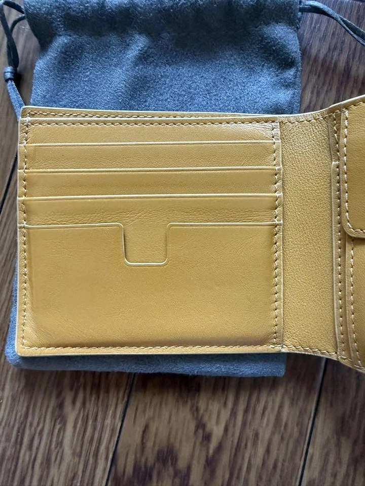 Cartera Tom Ford Doble Plegable Cuero Beige Unisex Con Caja Hecha en Italia Foto 4 de 4