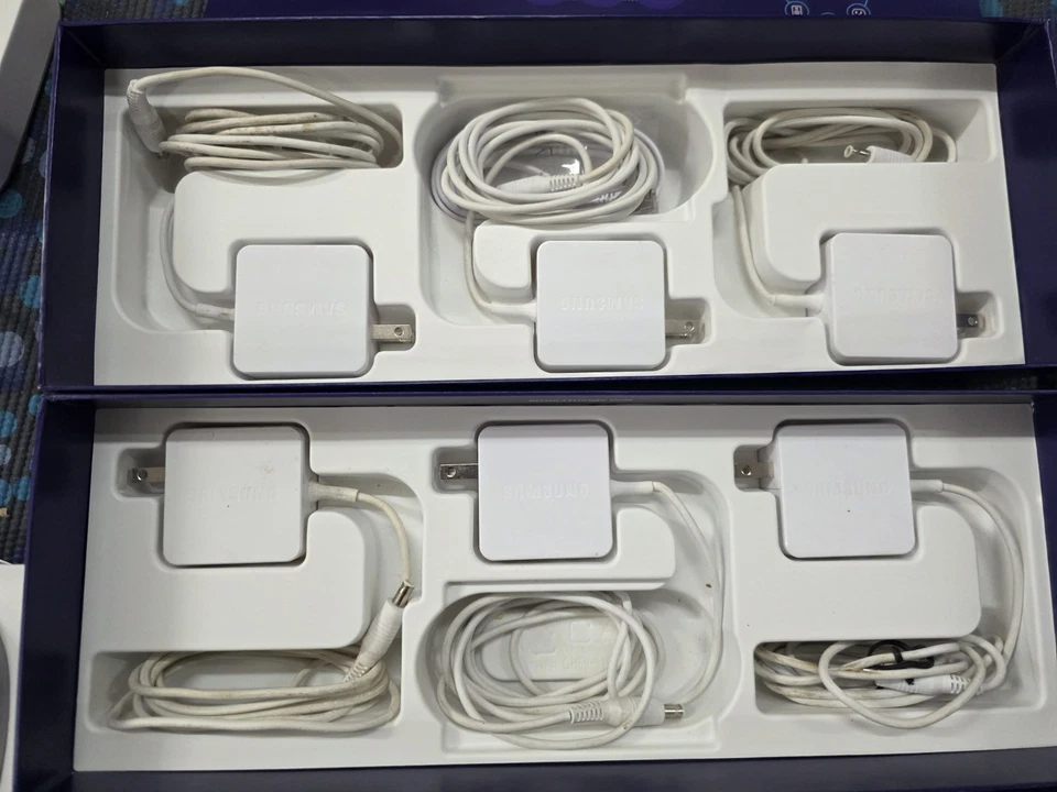 Samsung SmartThings WiFi AC1300 Dual-Band Wi-Fi Router (6-Pack) ET-WV525KWEGUS - Image 4 of 4