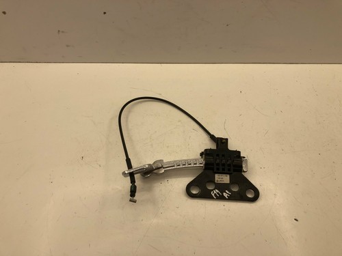 Seat adjustment handle