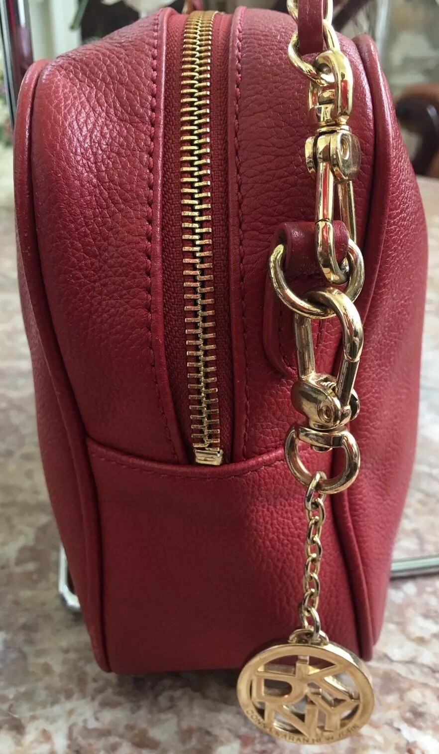 DKNY Red Pebbled Leather Chain Link CrossBody Bag EU… Gem