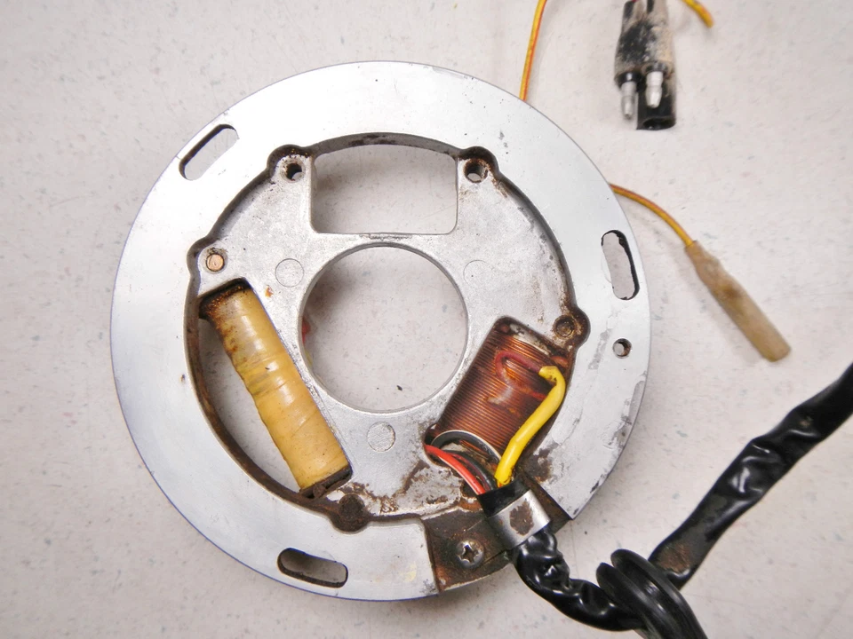 79 SUZUKI DS185 STATOR ALTERNATOR GENERATOR - Image 4 of 4