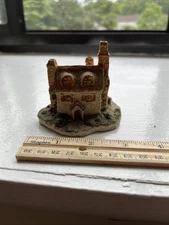 Russ Berrie & Co Ivy Cottage No. 6915 English Countryside Peter James Collection