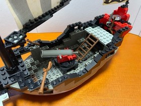 LEGO 6268 Renegade Runner Pirates Ship Set Genuine