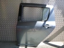 Porte arrière et accessoires Suzuki SWIFT