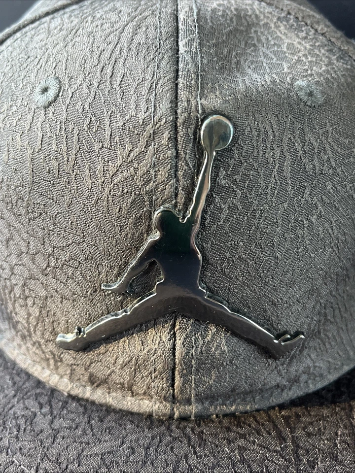 Gorra Air Jordan Metal Negra Jumpman Gorra Snapback Juvenil Foto 2 de 4