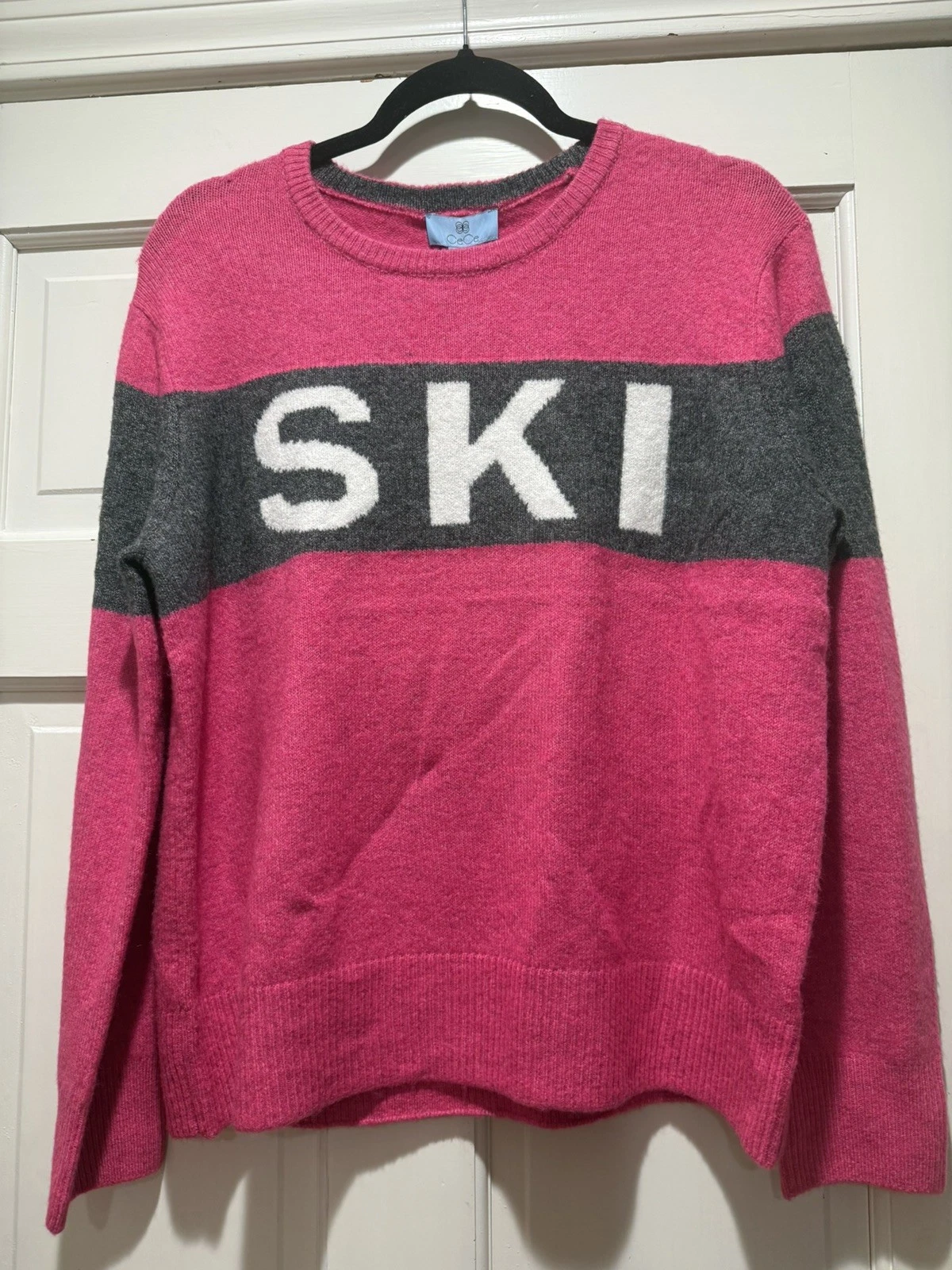 CeCe “SKI” logo Women’s Crewneck Sweater & Fingerless Gloves size S NWT