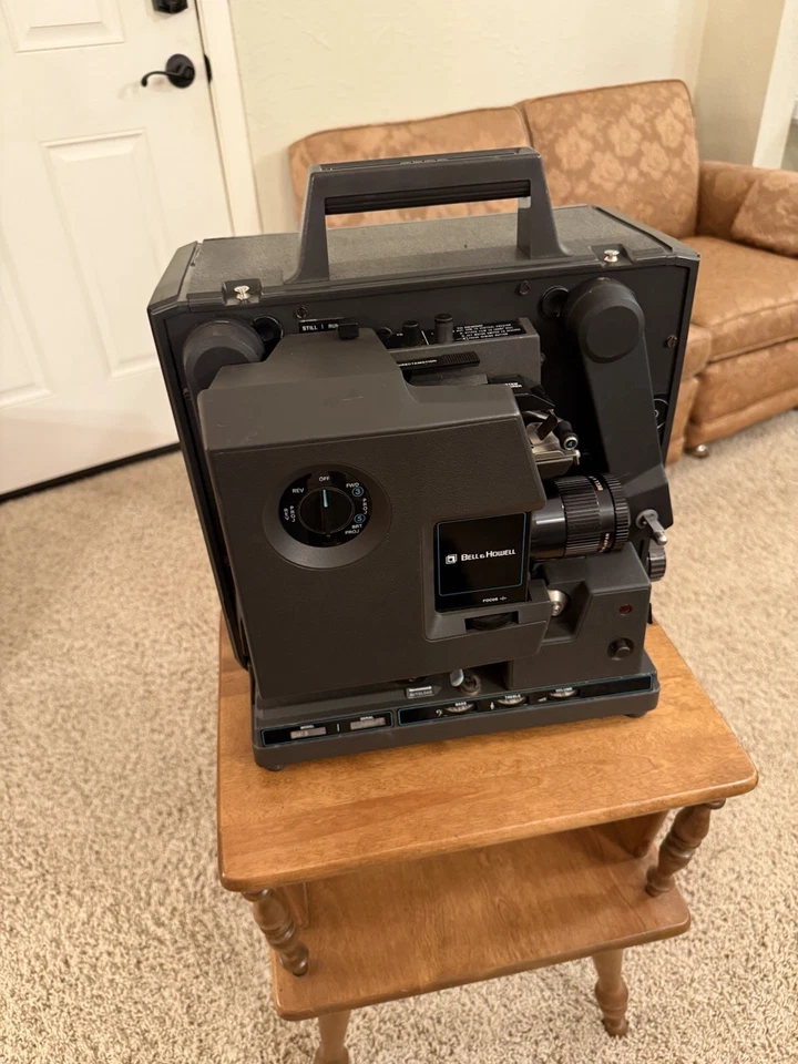 Proyector Filmosound Bell & Howell 2592 16 mm de colección - Estado de funcionamiento Foto 2 de 4