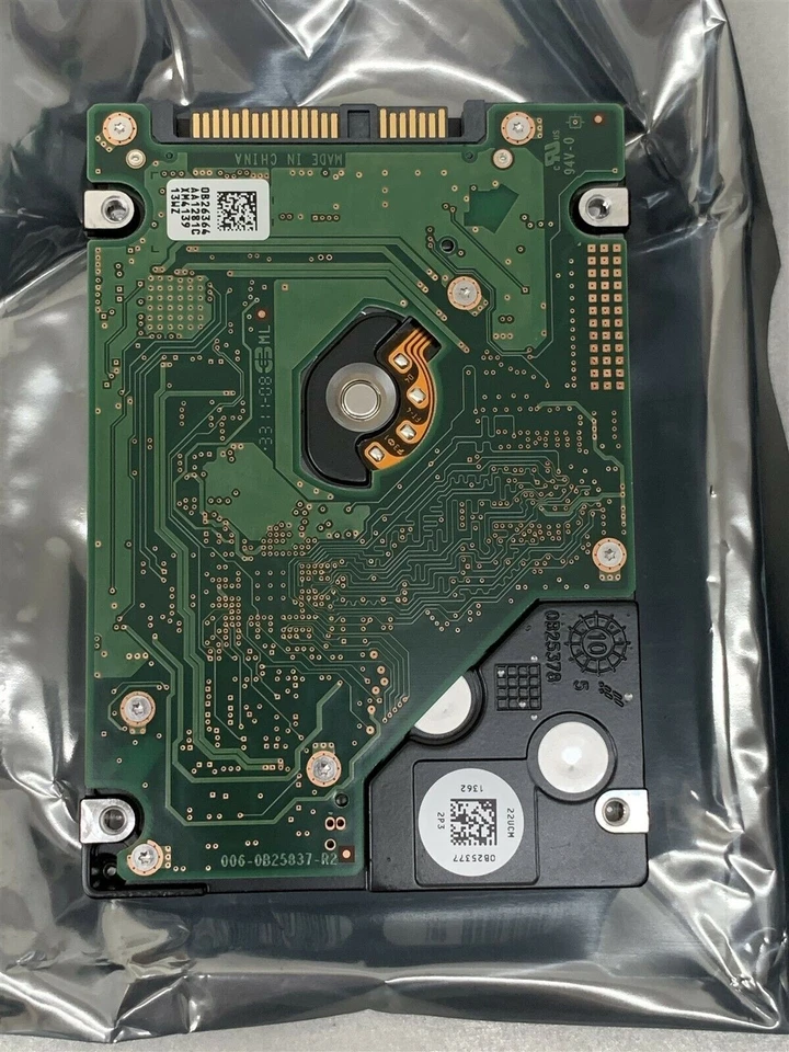 QTY: 4 Hitachi HUC106060CSS600, 600GB 10K SAS 2.5" 6Gb/s Server HDD, 0B25659 - Image 3 of 3