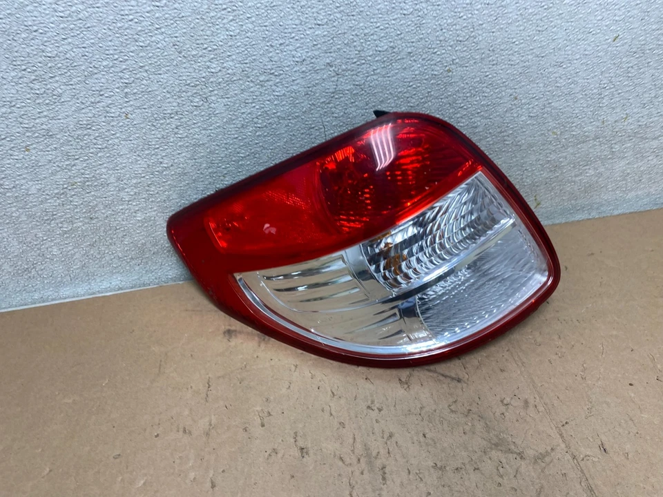 Левый задний фонарь левый для Suzuki SX4 2007–2013 годов выпуска оригинальный S4003 DW - Изображение 3 из 4