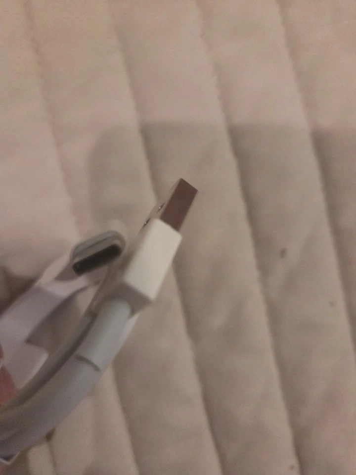 Nylon USB-C to USB-A Cable Charger with charging block - Image 2 of 3