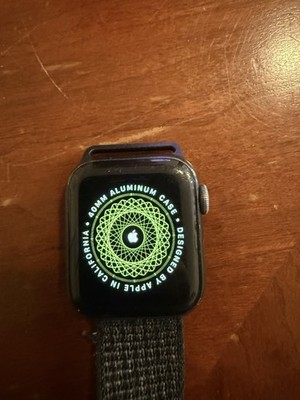 Apple Watch Series 6 Nike 40mm Aluminum Gray Case Black Fabric Band