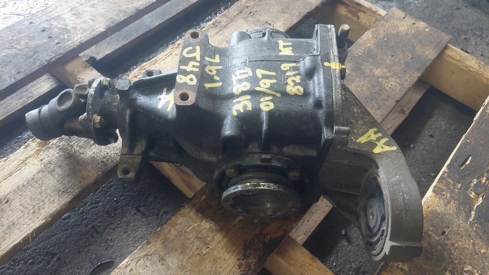 1992-1997 BMW 318i M/T Rear Carrier Differential Axle 3.45 Gear Ratio Foto 4 de 4