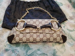 dkny black and red bolsa