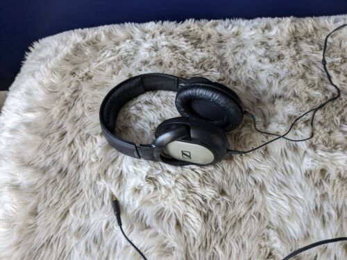 Sennheiser Over Ear Wired Headphones HD 201 - Photo 1/11