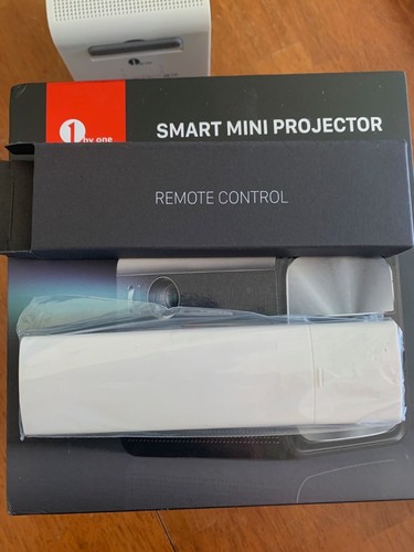 1ByOne GoSho Smart Mini Projector - Picture 6 of 6