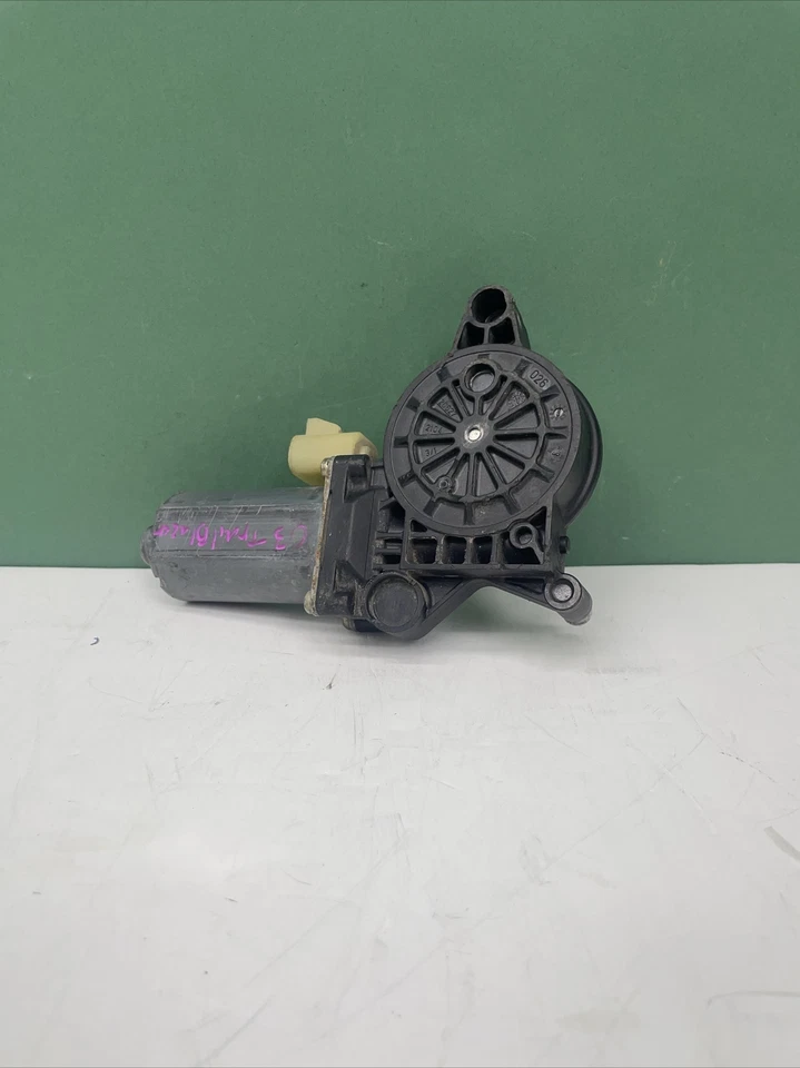 2002-2009 Chevrolet Trailblazer Front Left Driver Side Window Motor 3012982A OEM - Image 2 of 4