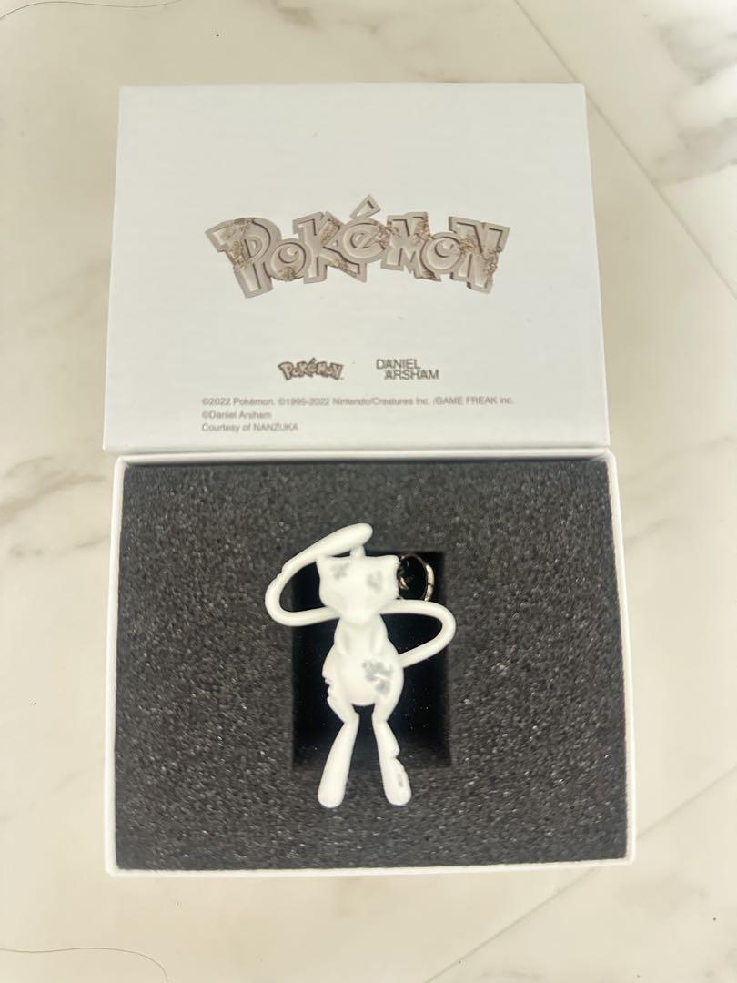 キャラクターグッズ Daniel Arsham x Pokemon x 2G Key Charm Daniel Arsham x Pokemon x 2G TOKYO Pikachu Keychain - US