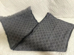 GUCCI Echarpe Élégante Bel État Accessoire Léger pour Homme Femme