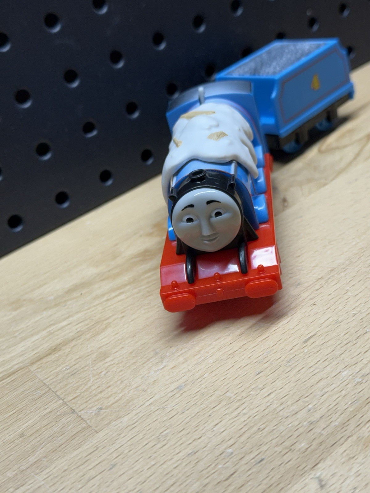 Trackmaster Gordon M Motorized Thomas & Friends Train Cargo Lot Snowy Snow