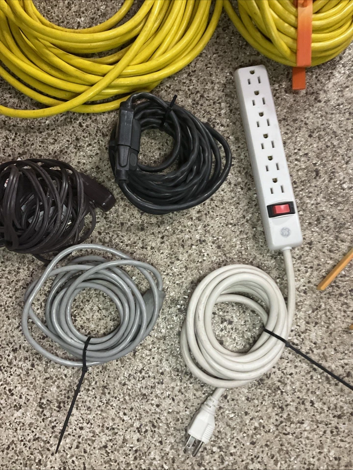 2 Prime Wire&Cable Sjtw 50’ 15A 12/3-Gauge Outdoor W/Lighted Ends & Some Extras - Image 4 of 4