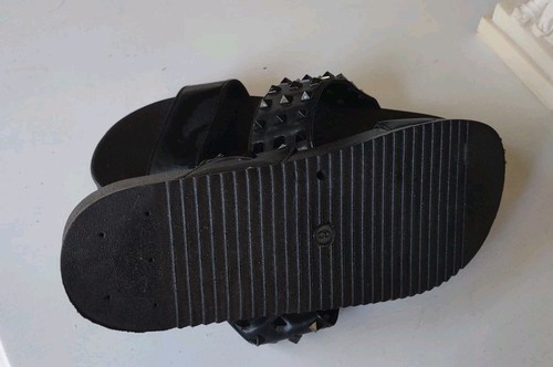 Juicy Couture Women shoes UMI sandals Black Studded Slide Size 8 - Picture 7 of 8