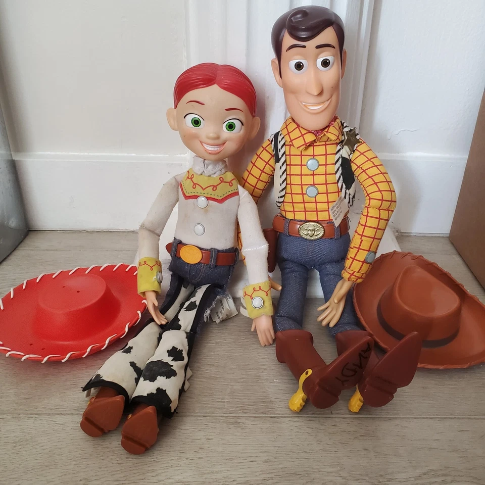 Boneca Vintage Disney Pixar Thinkway Toy Story Woody Jessie Puxar Cordas 15” Funciona - Imagem 2 de 4