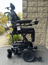 INVACARE AVIVA FX 20  Wheelchair with Power Seat Elevator ,and Lights 3miles