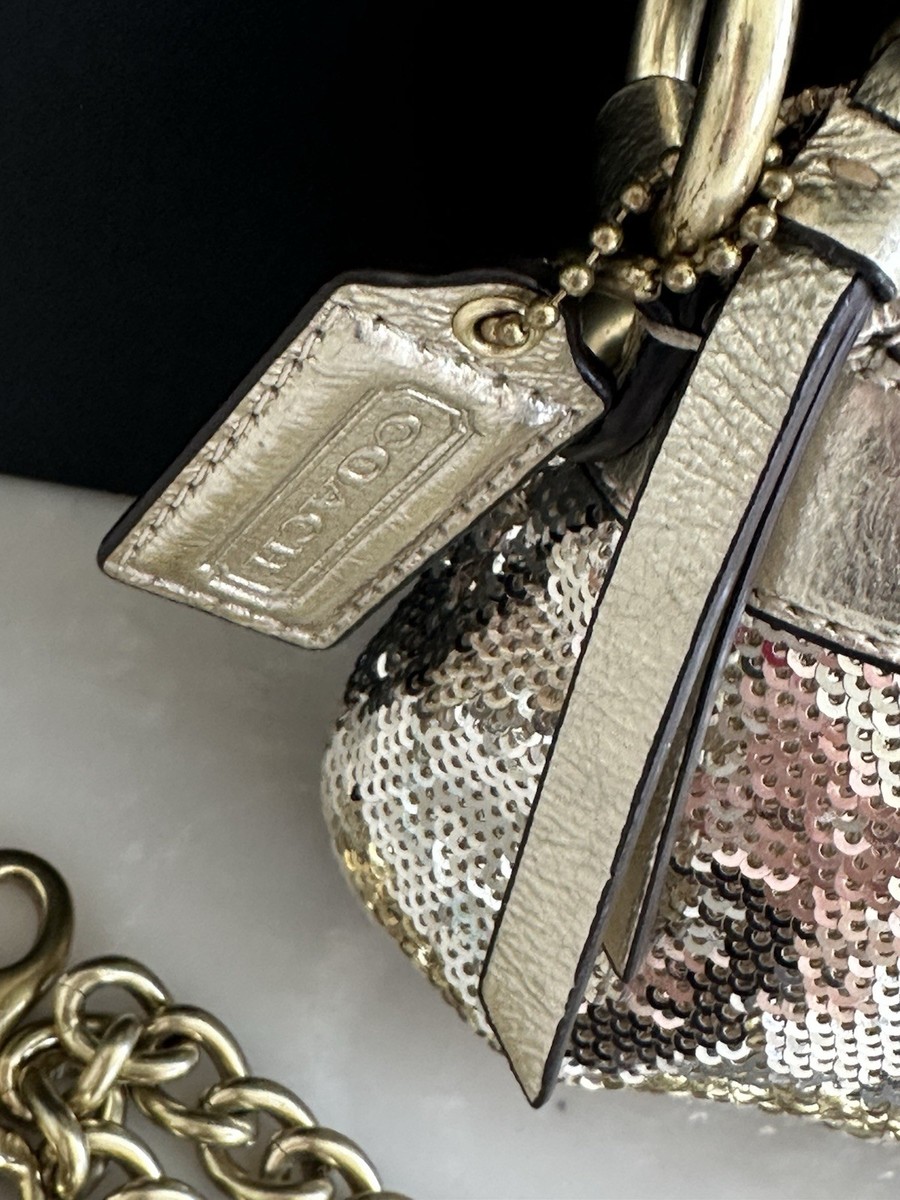 バッグ Coach Poppy Sequin Pouch with Chain COACH POPPY METALLIC GOLD SEQUINS MINI GEM CROSSBODY BOW CHAIN