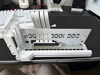Phanteks Premium Vertical GPU Bracket White PCIe Gen4 x16 