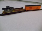 HO Scale Doggie Dinner Reefer & Santa Fe #932 Maintenance Work Caboose with Load — photo 2