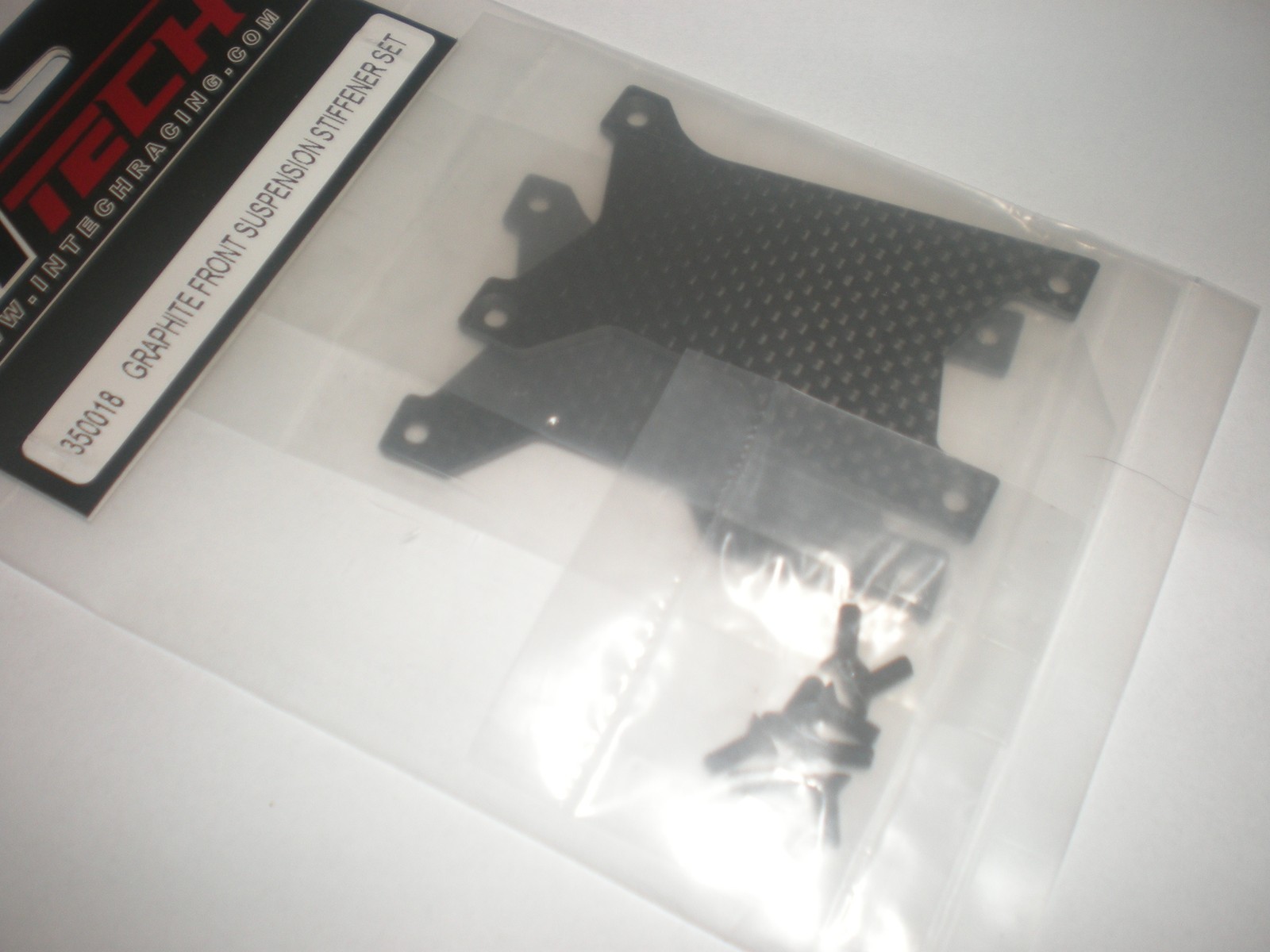 Renfort de triangles avant carbone INTECH pour châssis BR-6 de compétition