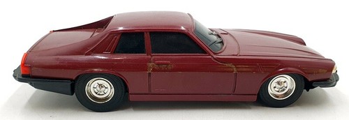 Corgi 1/18 Scale Plastic RC 27.125 MHZ 161124N - Jaguar XJS - Dark Red - Picture 5 of 5
