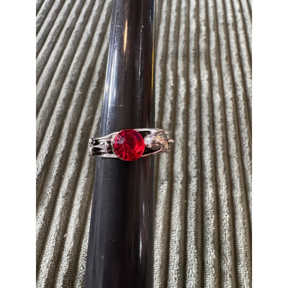 Anillo Sirena Gótico Tono Plata Piedras Preciosas Rojas Declaración Ajustable Foto 2 de 4
