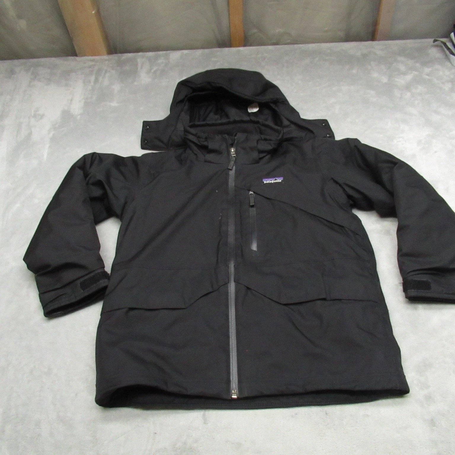 Patagonia Jacket Kids Small 7-8 Black Insulated Full Zip Hooded Winter Outerwear