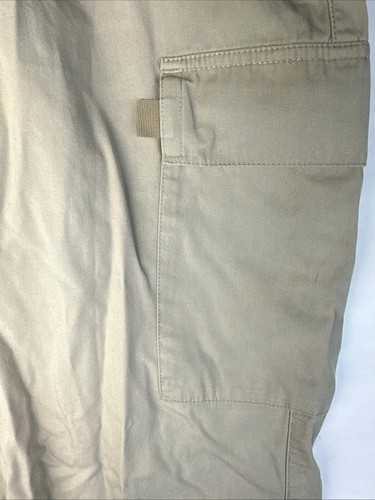 Victorinox Makers Of The Original Swiss army Knife Pockets button  Pants 34 - Picture 4 of 17