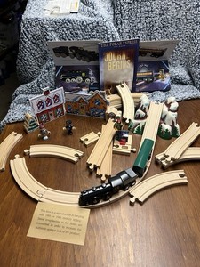 Brio Polar Express Holiday Set W/ Battery Engine And Choco Car