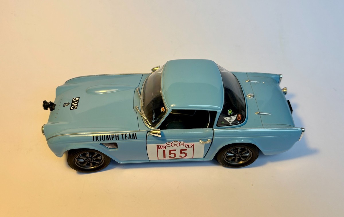 Jadi-Revell 1/18 Scale Diecast 08873 - 1964 Triumph TR4 Rallye