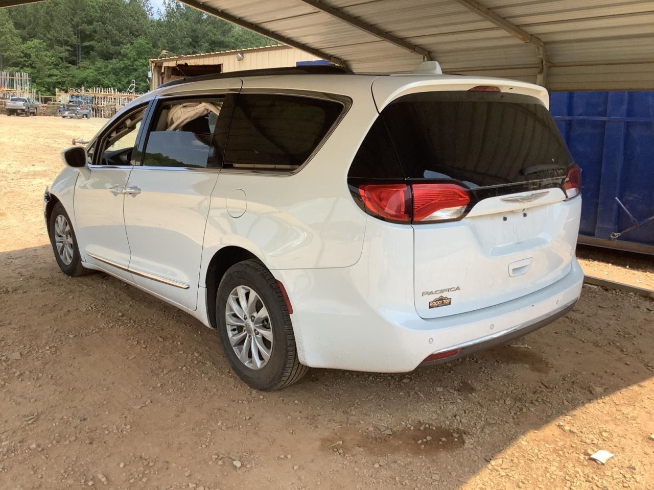 PACIFICA  2017 Glove Box 4628344 thumbnail 19