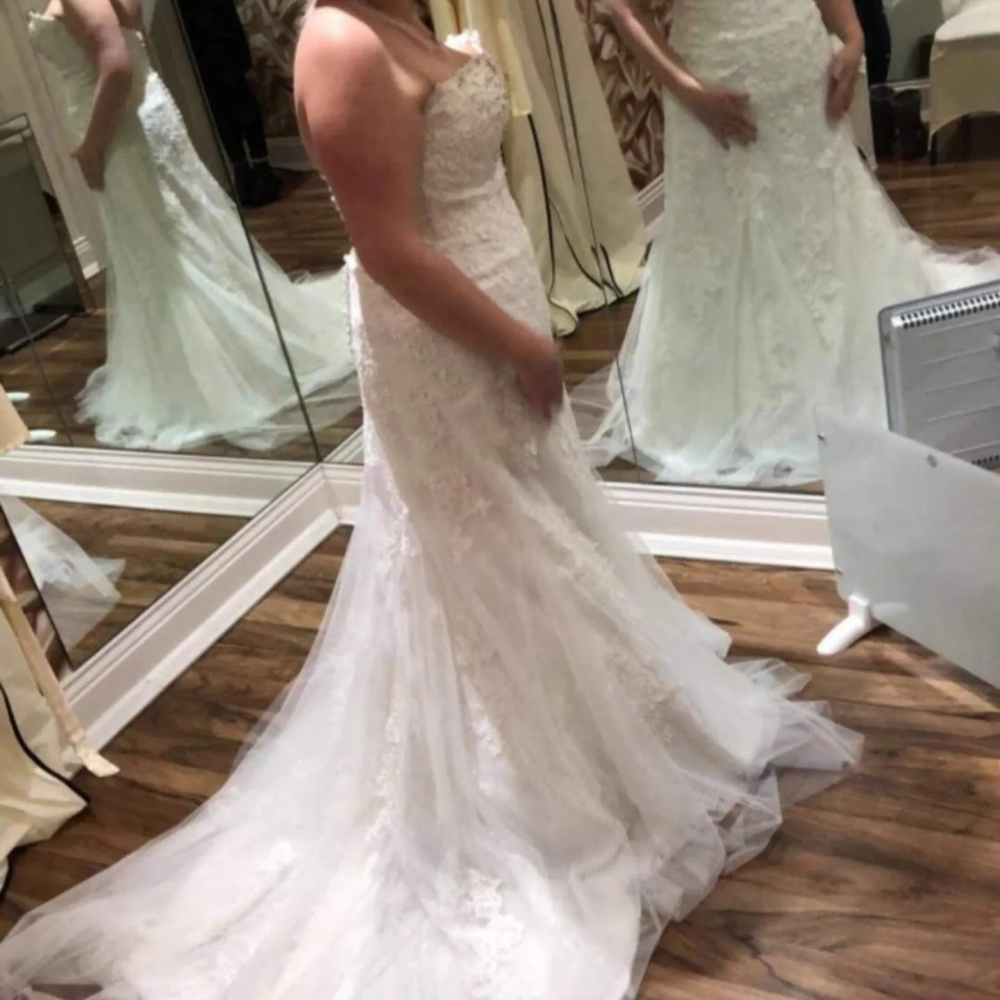 Gorgeous A line style wedding dress Size 16