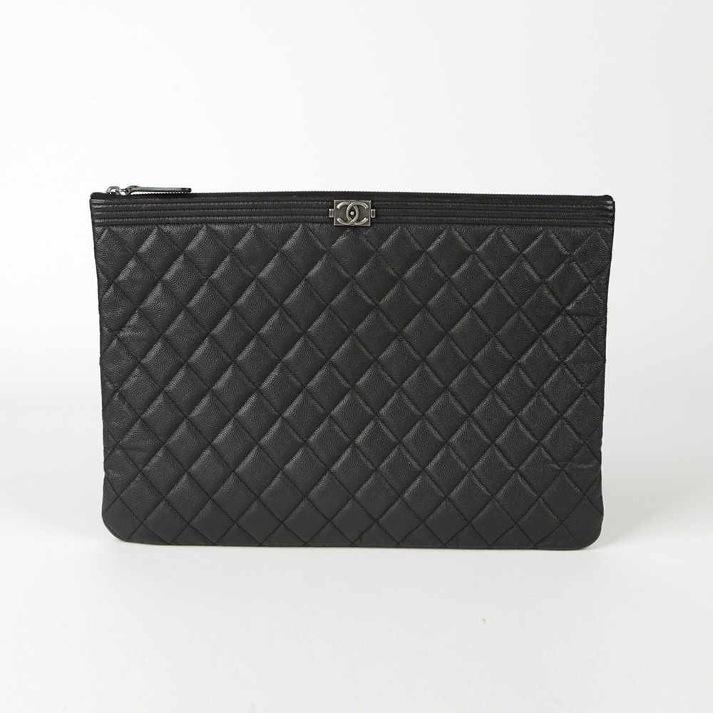 CHANELのポーチ 希少【CHANEL】チェーンウォレット ポーチ キャビアスキンAP0238