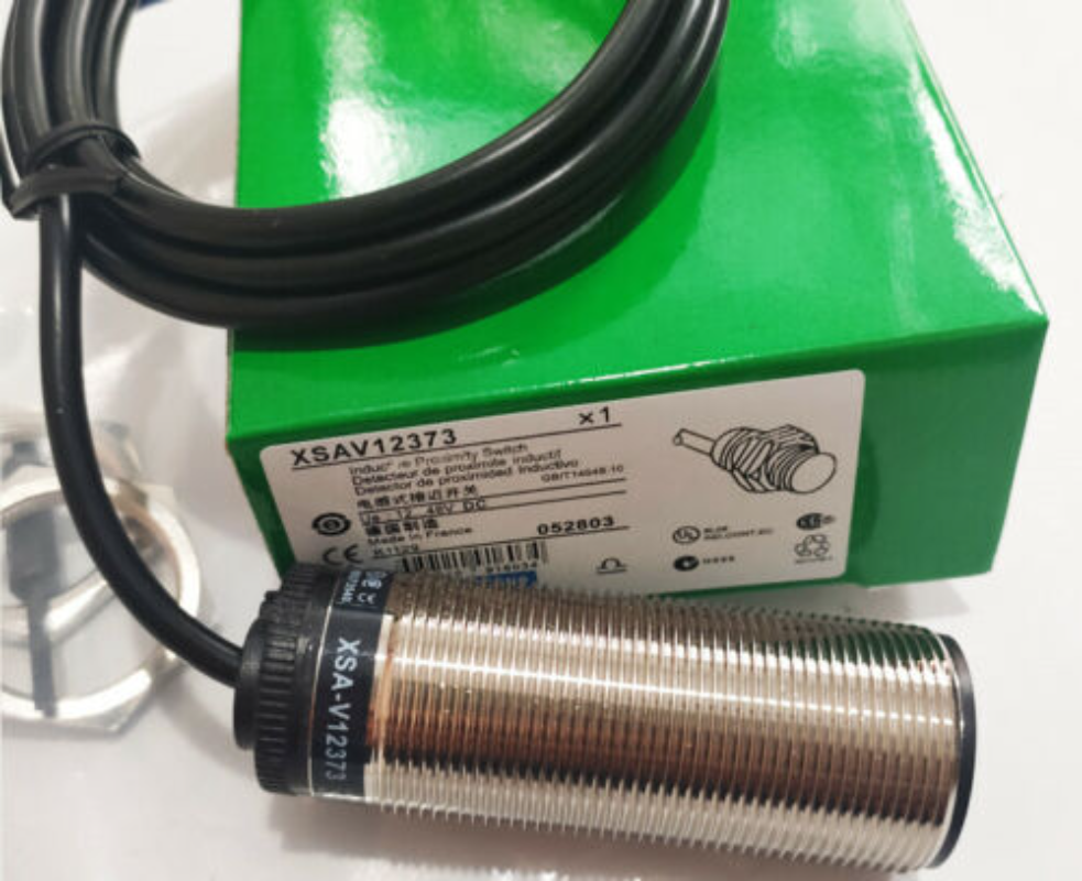 1PC New Schneider XSAV12373 Proximity Switch Speed Sensor Free