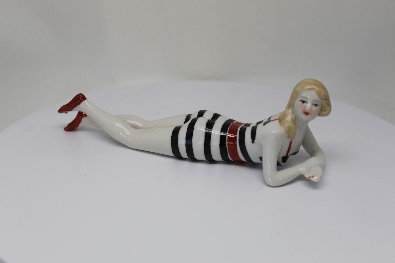 Art Deco German Art Nouveau Porcelain Pin-Up Swimmer Figurine