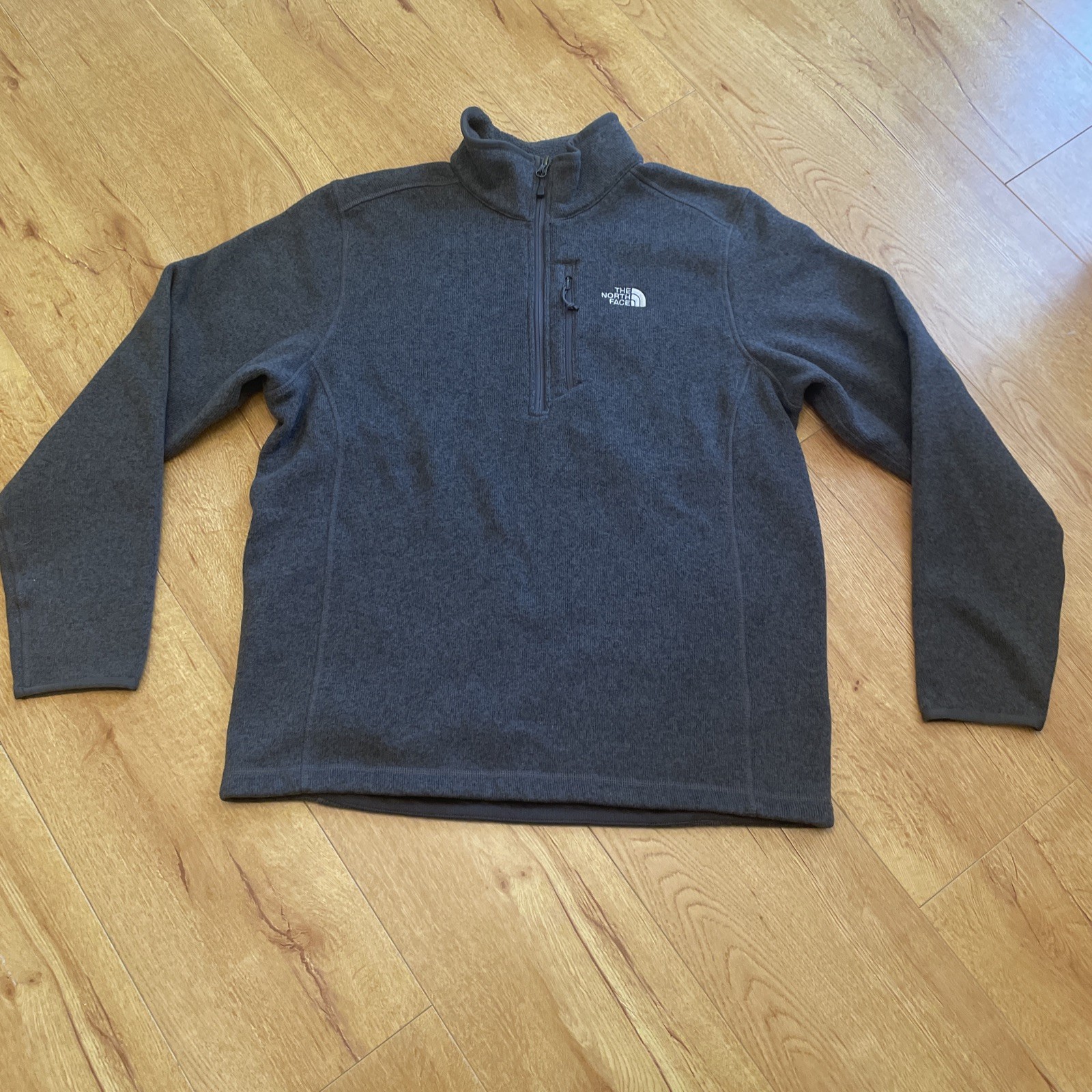 The North Face Men's Large Gray Quarter Zip Fleece Jacket for Hiking Golf