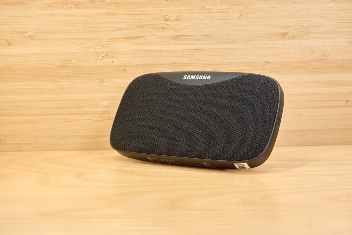 Samsung Level Box Slim EO-SG930 / Bluetooth Speaker / Water