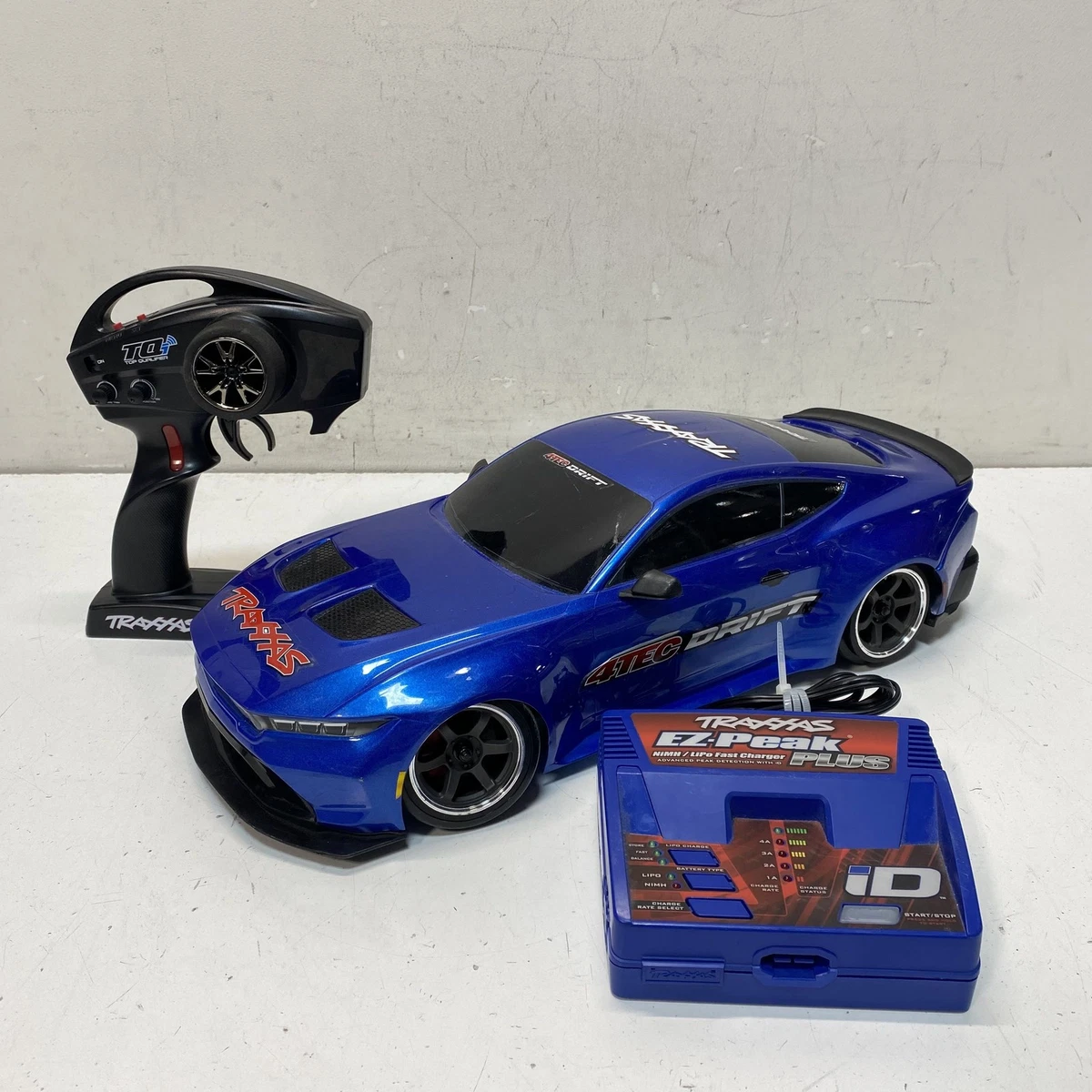 Preços baixos em Carros RC escala 1:10 Mustang/Caminhões