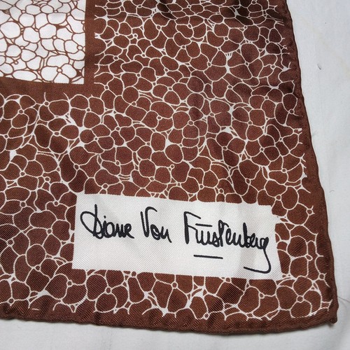 Vintage Diane von Furstenberg quadratischer Schal 23" braun Retro Blumendruck signiert - Bild 3 von 11