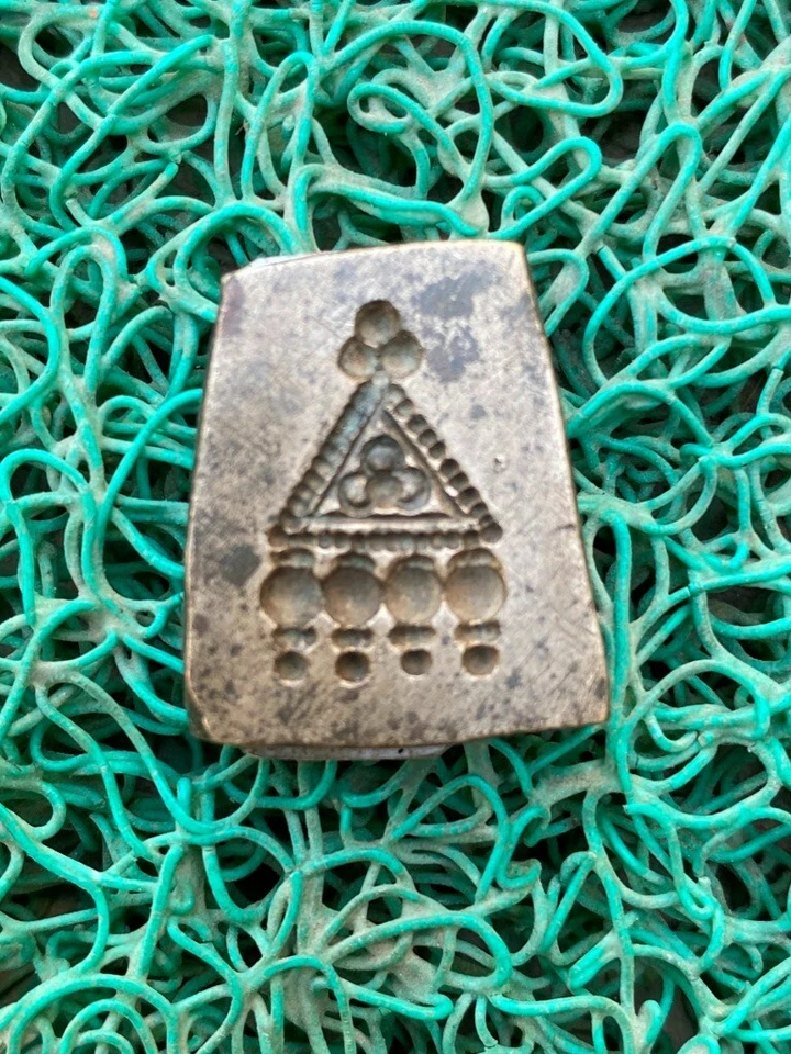 Pendientes de bronce tallados a mano de colección de colección diseño figura joyería molde troquel Foto 2 de 4