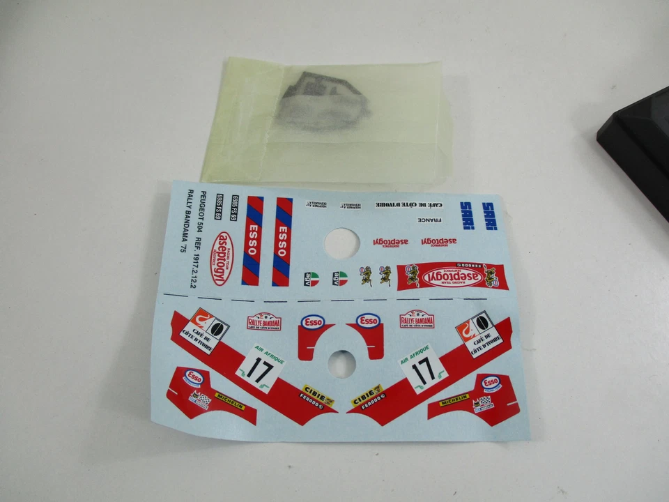 TRANSKIT PEUGEOT 504 SAFARI SOLIDO 1/43 - Photo 3/4